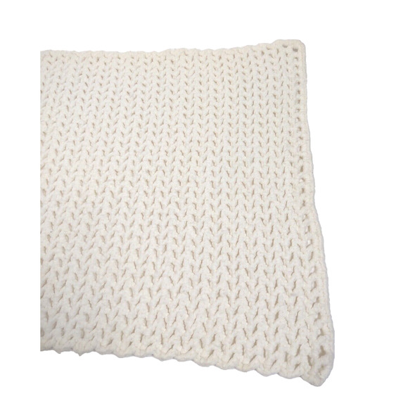 Vintage White Handmade Crocheted Dresser Doily Runner 22 x 14" Rectangle Antique - Picture 6 of 7